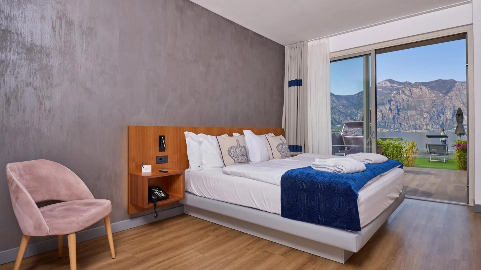 Hotel Castello Lake Front Malcesine Italy