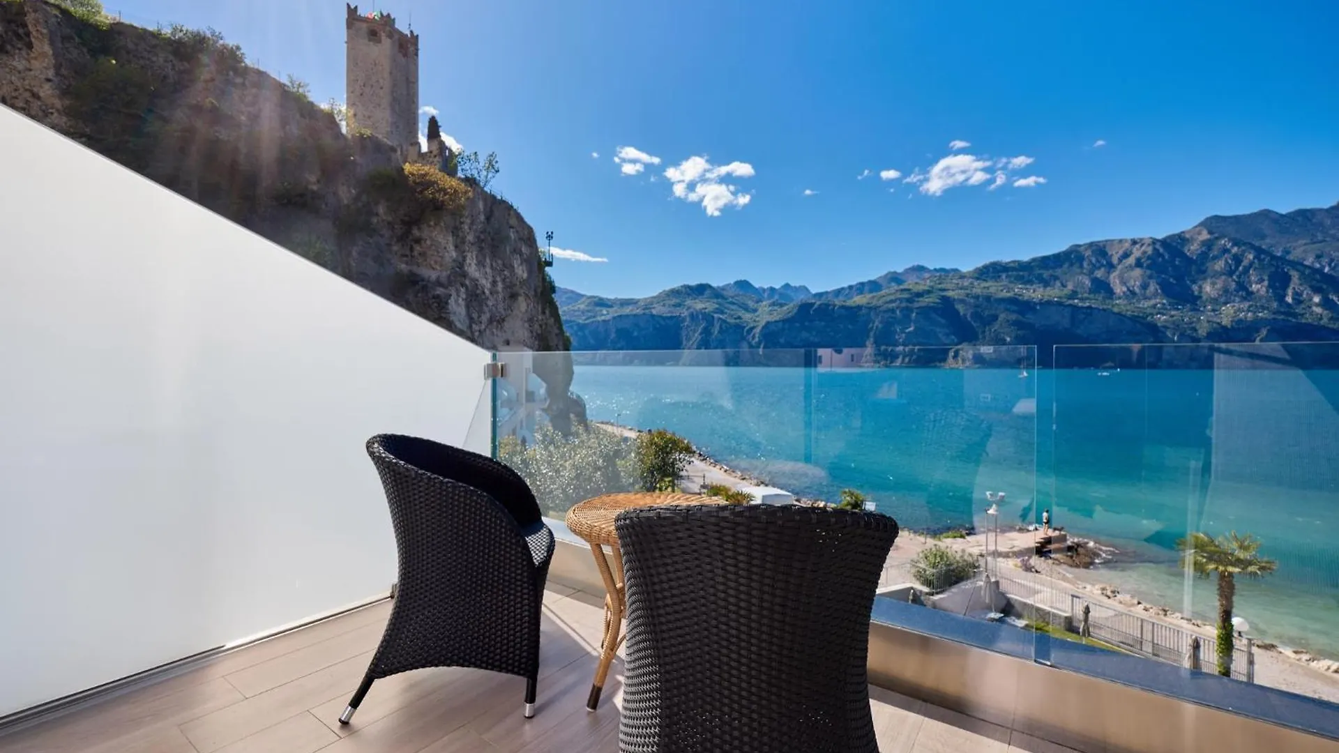 Hotel Castello Lake Front Malcesine 4*,