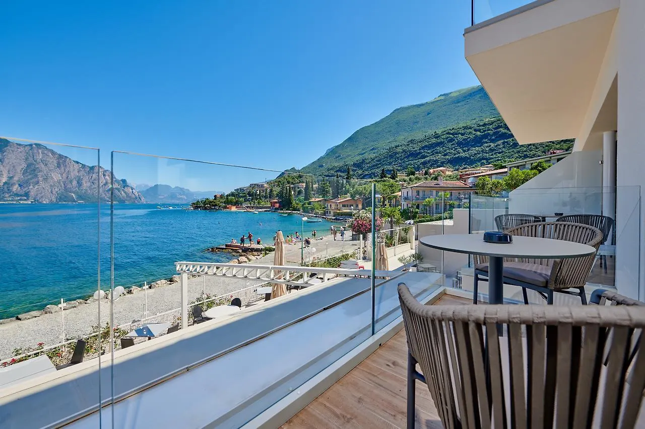Hotel Castello Lake Front Malcesine 4*,