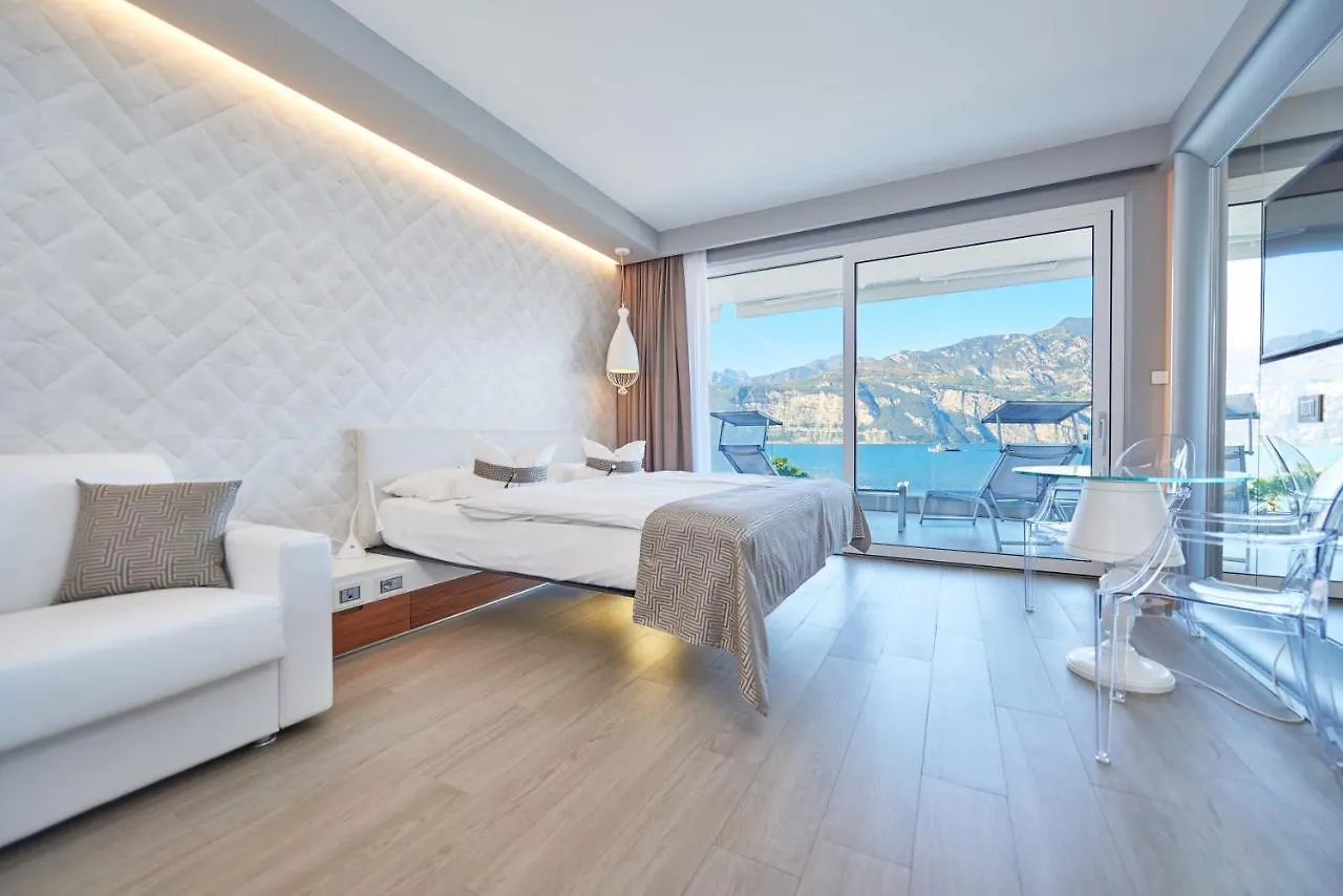 Hotel Castello Lake Front Malcesine Italy